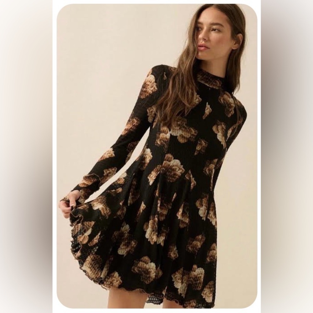 Promesa Sweet Bouquet Floral Honeycomb Mesh Mini Dress